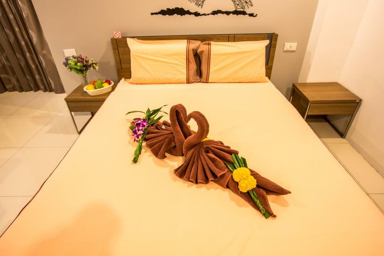 Oscar Boutique Hotel Patong Buitenkant foto
