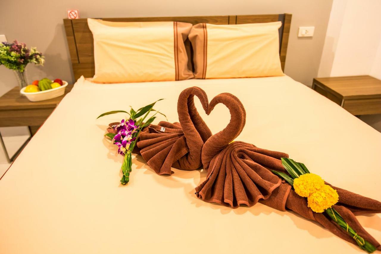 Oscar Boutique Hotel Patong Buitenkant foto